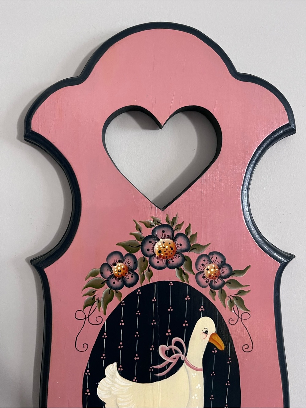Vintage Handmade 80s Wooden Heart Wall Shelf - Hand Painted Goose Folk Art - Picture 4 of 6